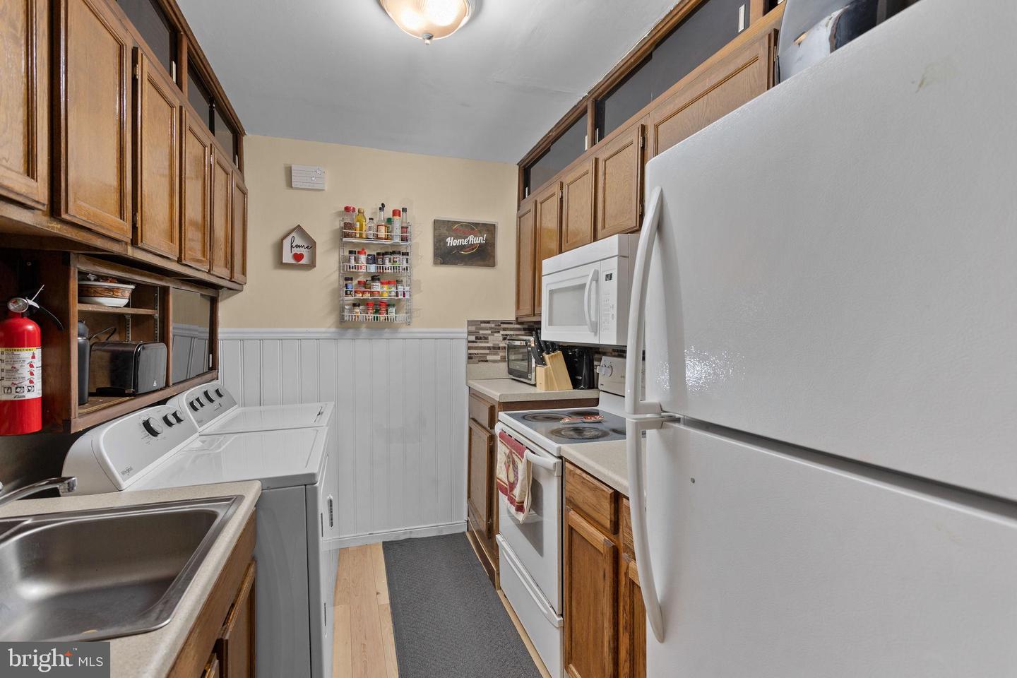 20 Maplewood Property Photo 8