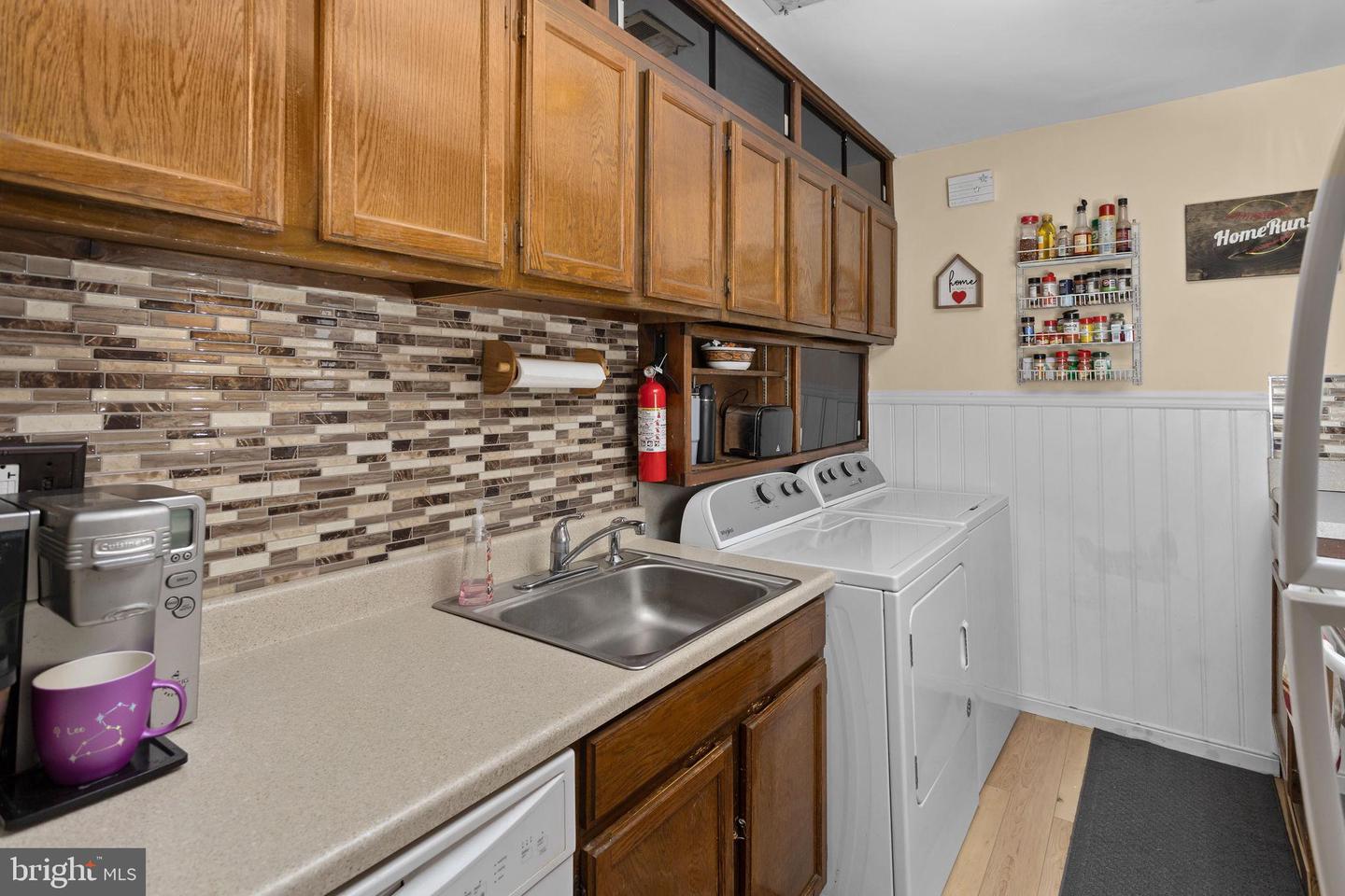 20 Maplewood Property Photo 9