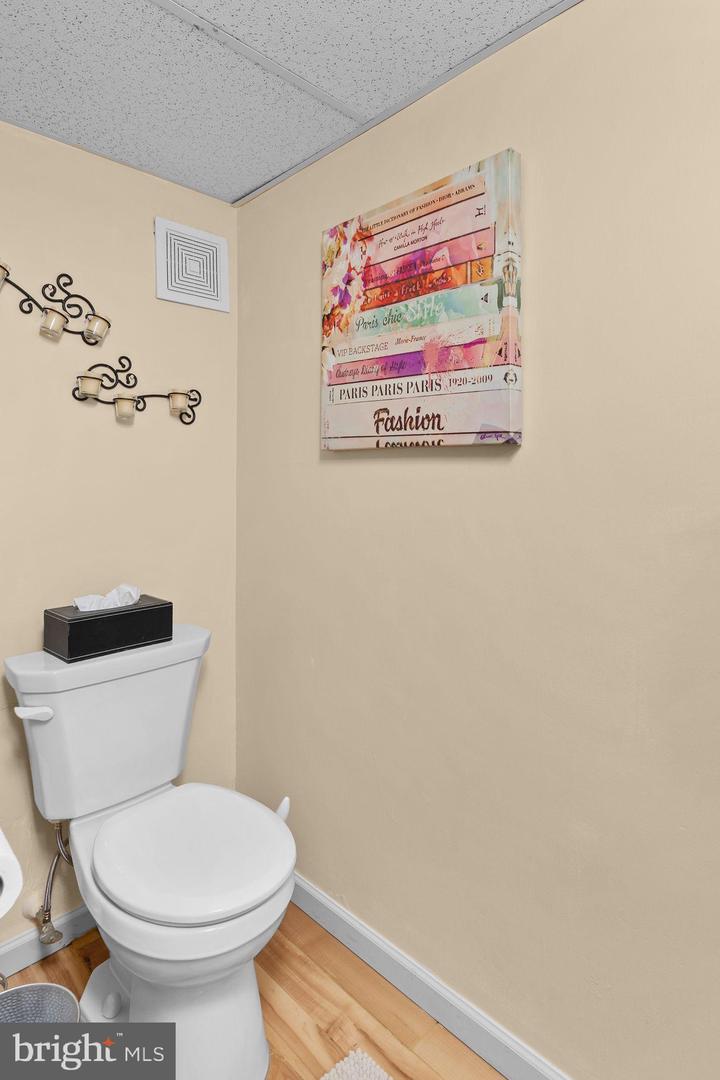 20 Maplewood Property Photo 12