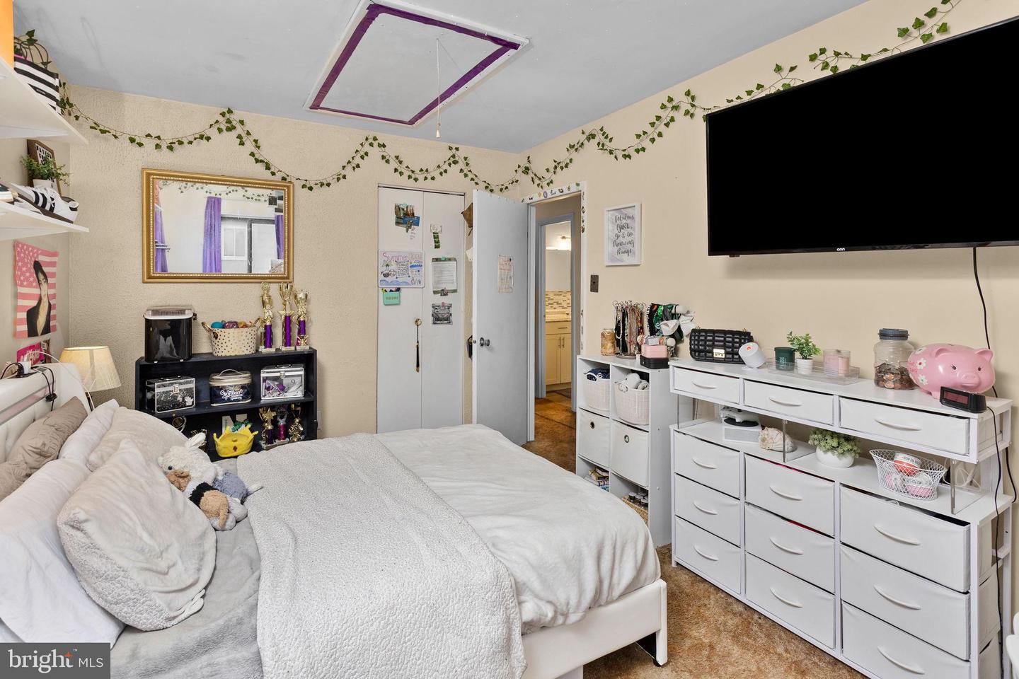 20 Maplewood Property Photo 17