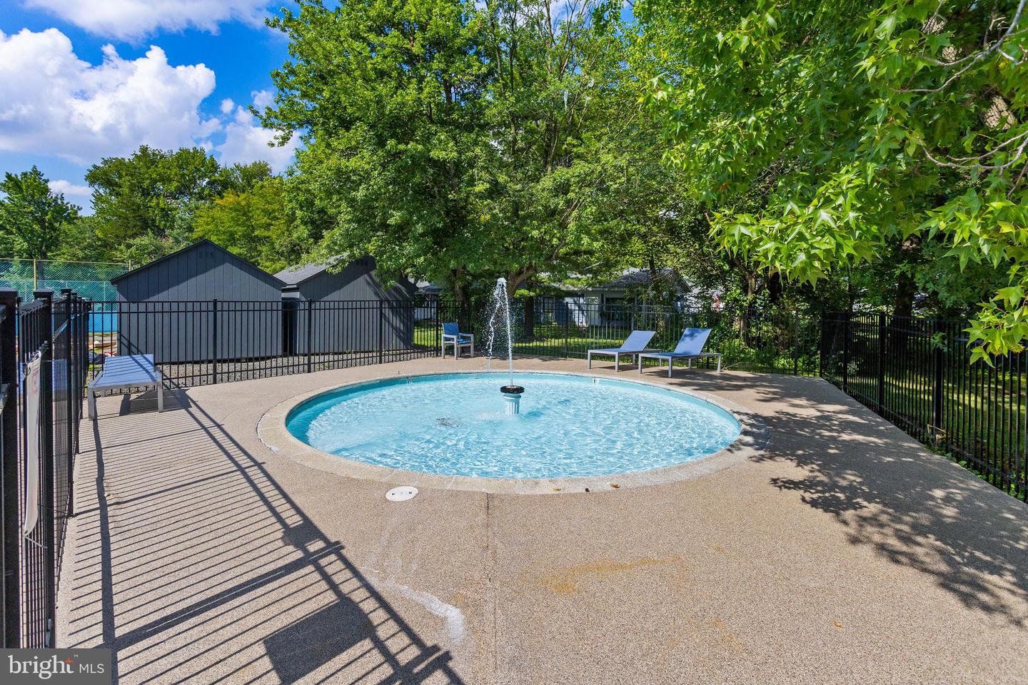 20 Maplewood Property Photo 26