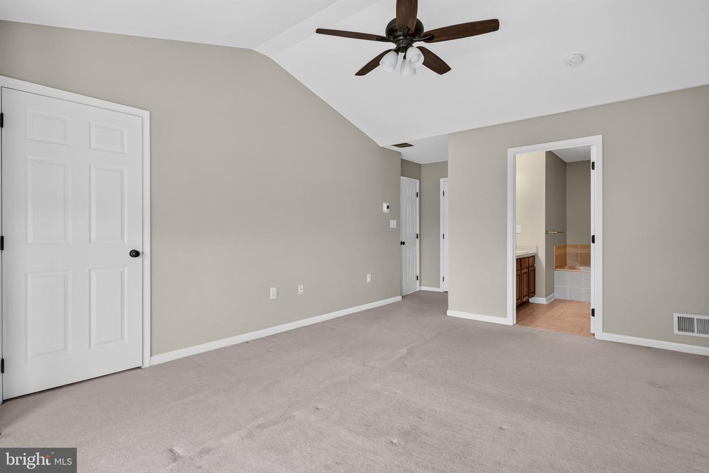 124 Chancellor Property Photo 17