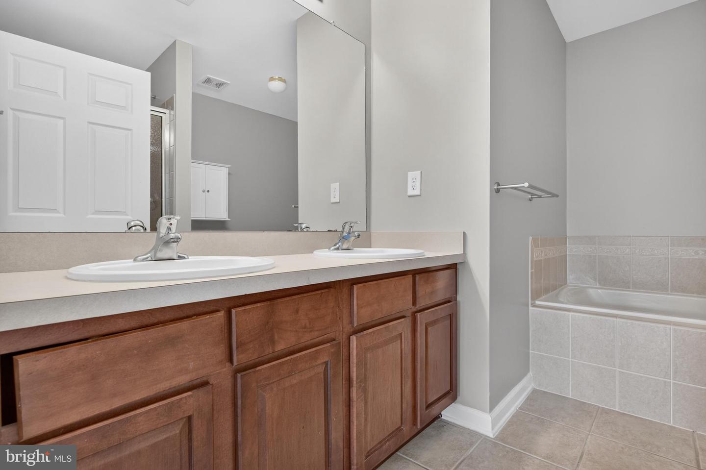 124 Chancellor Property Photo 18