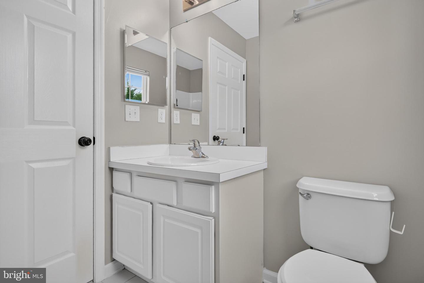 124 Chancellor Property Photo 27