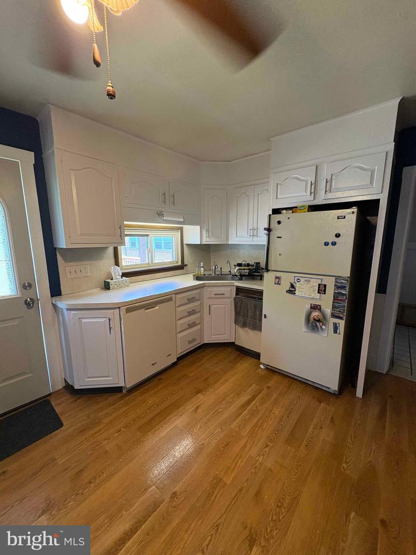 14 Arch St Property Photo 13