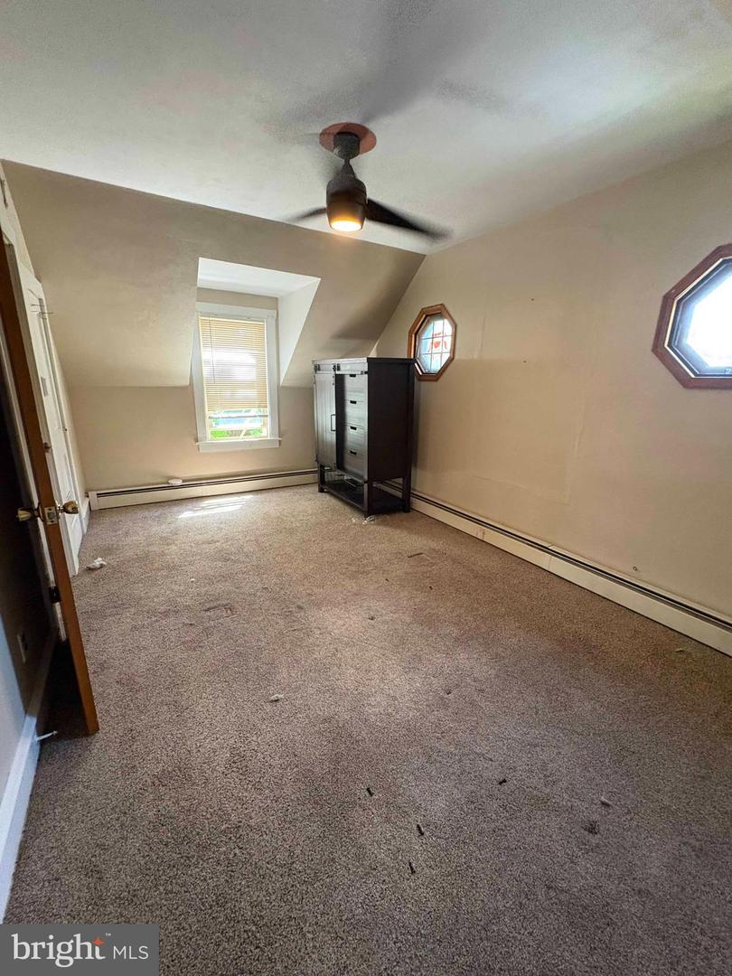 14 Arch St Property Photo 27