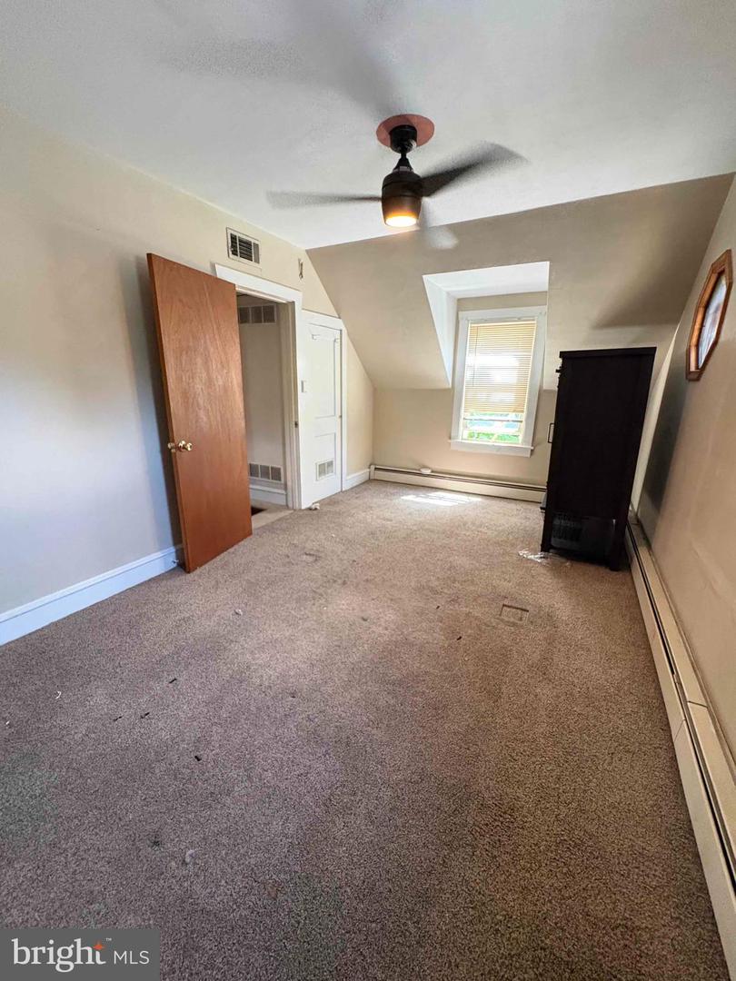 14 Arch St Property Photo 28