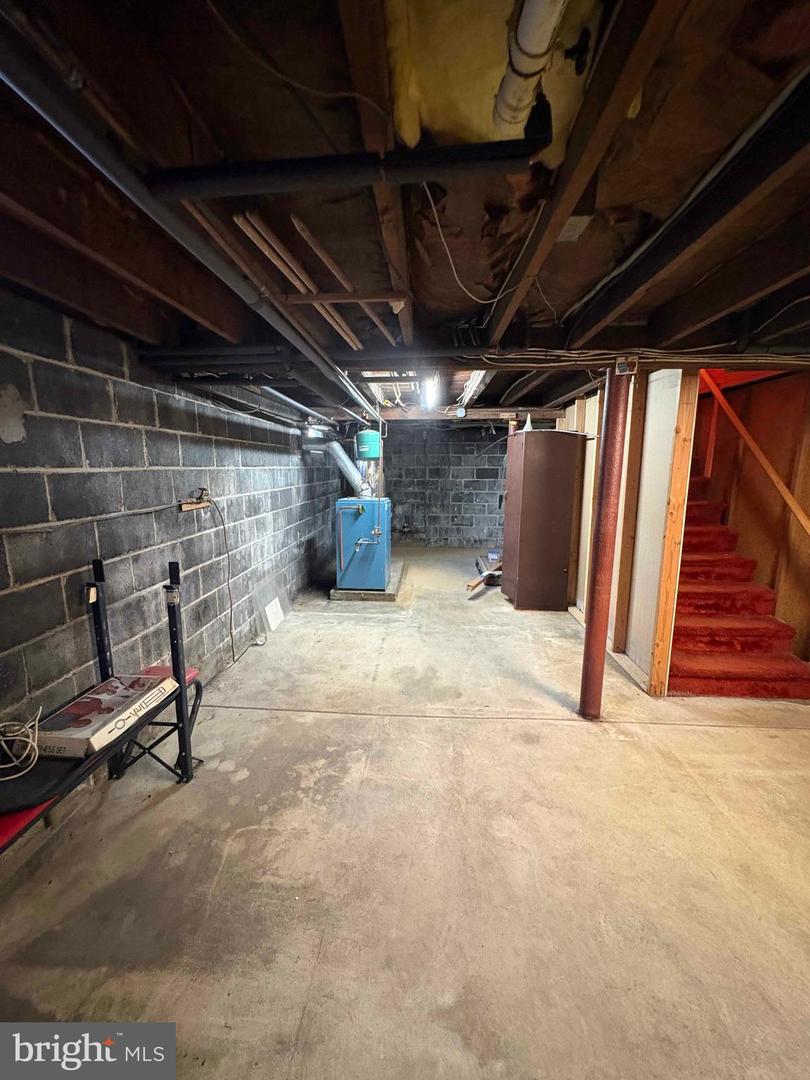 14 Arch St Property Photo 35