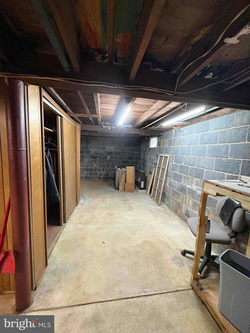 14 Arch St Property Photo 39