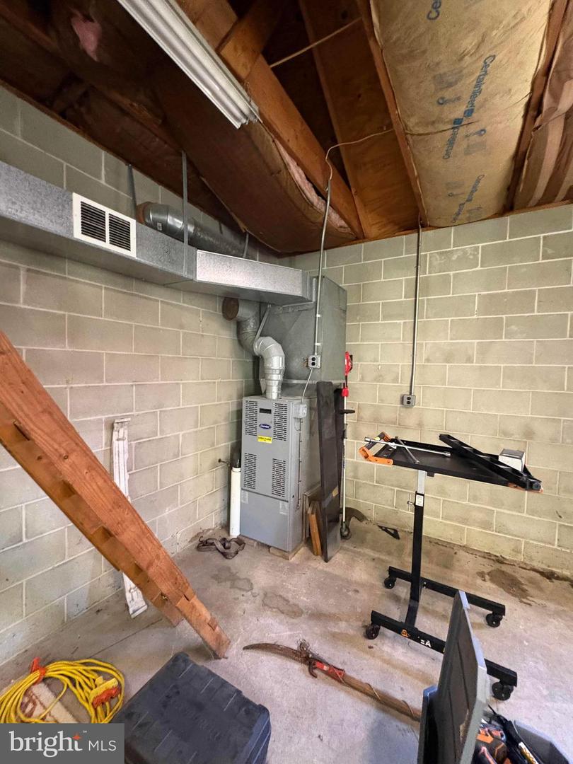 14 Arch St Property Photo 50
