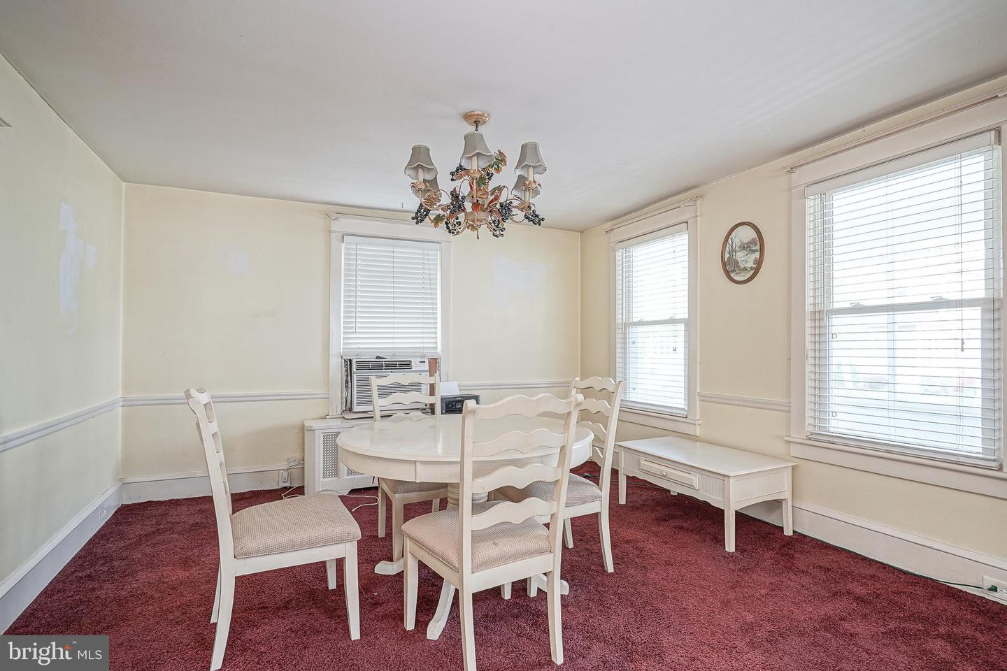 39 Watkins Ave Property Photo 6