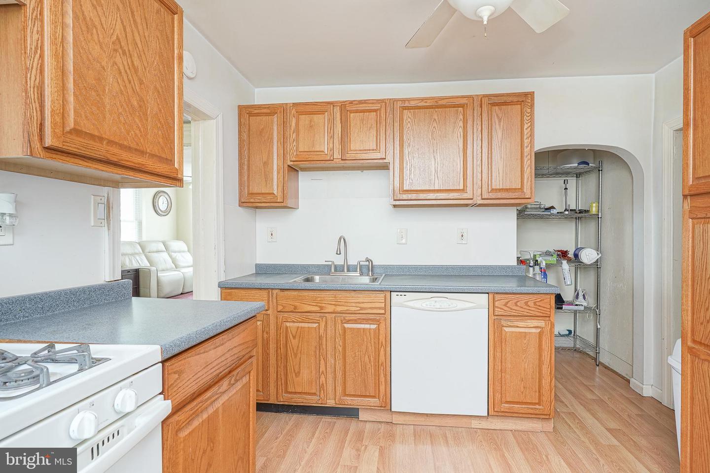 39 Watkins Ave Property Photo 11