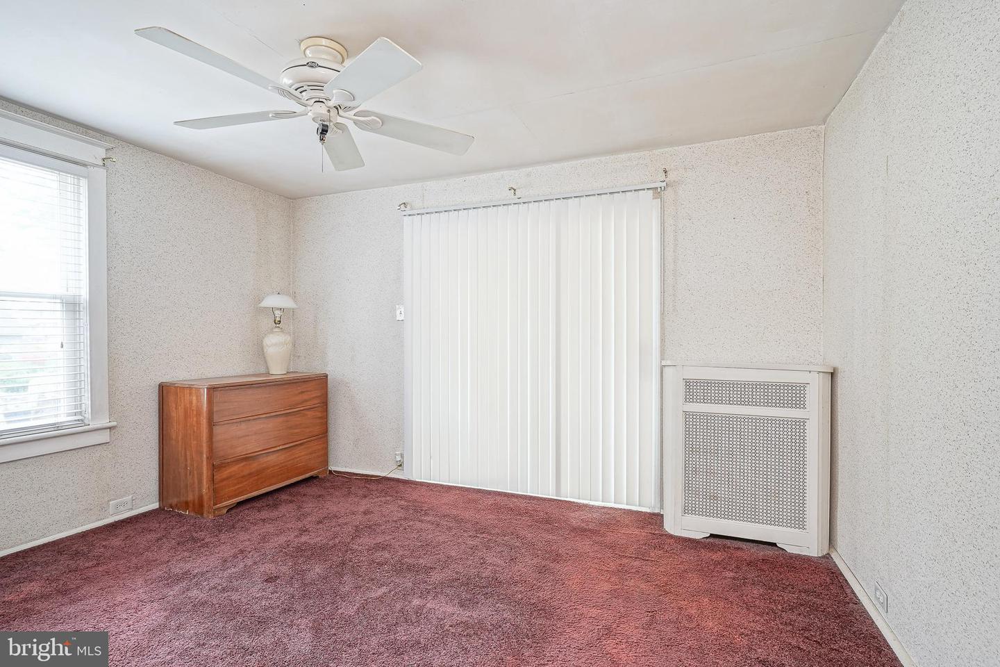 39 Watkins Ave Property Photo 16