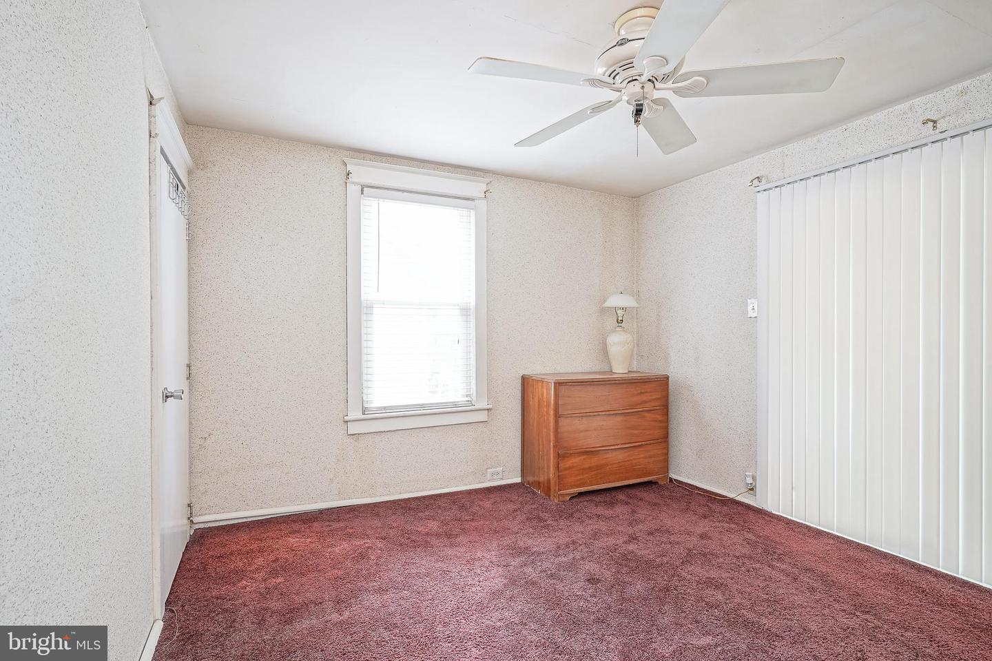 39 Watkins Ave Property Photo 17