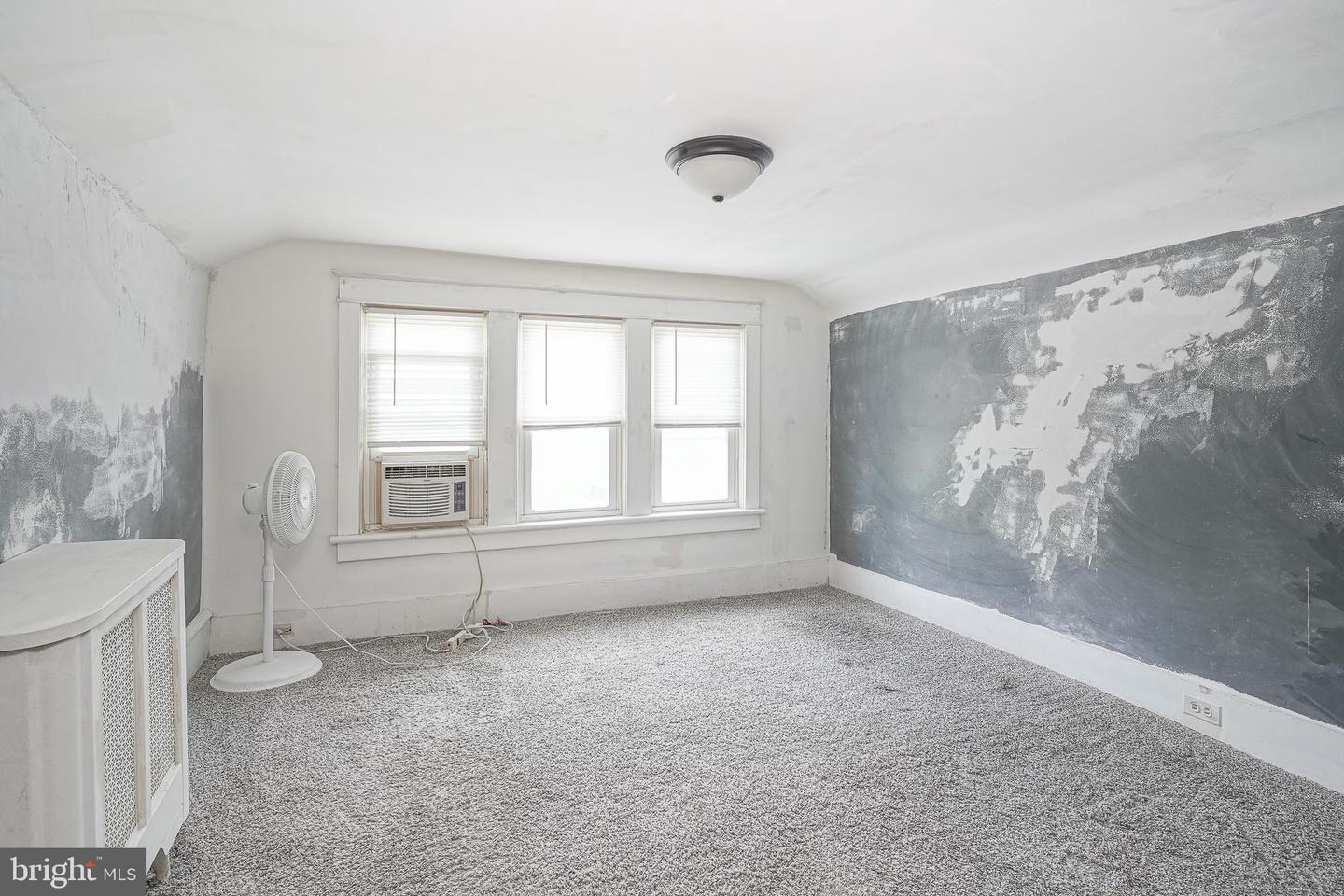 39 Watkins Ave Property Photo 23