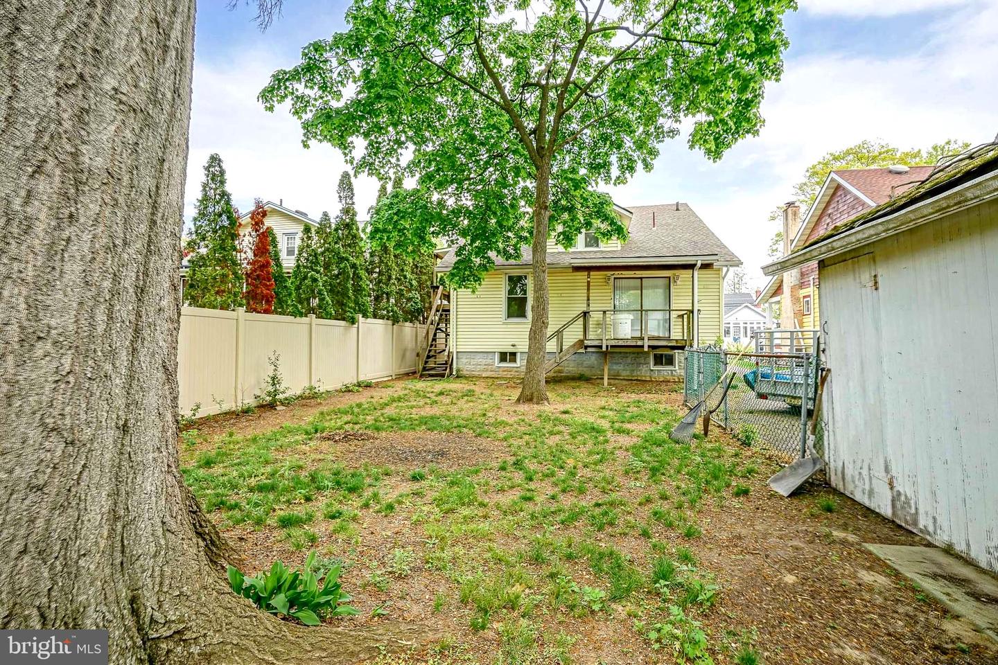 39 Watkins Ave Property Photo 30