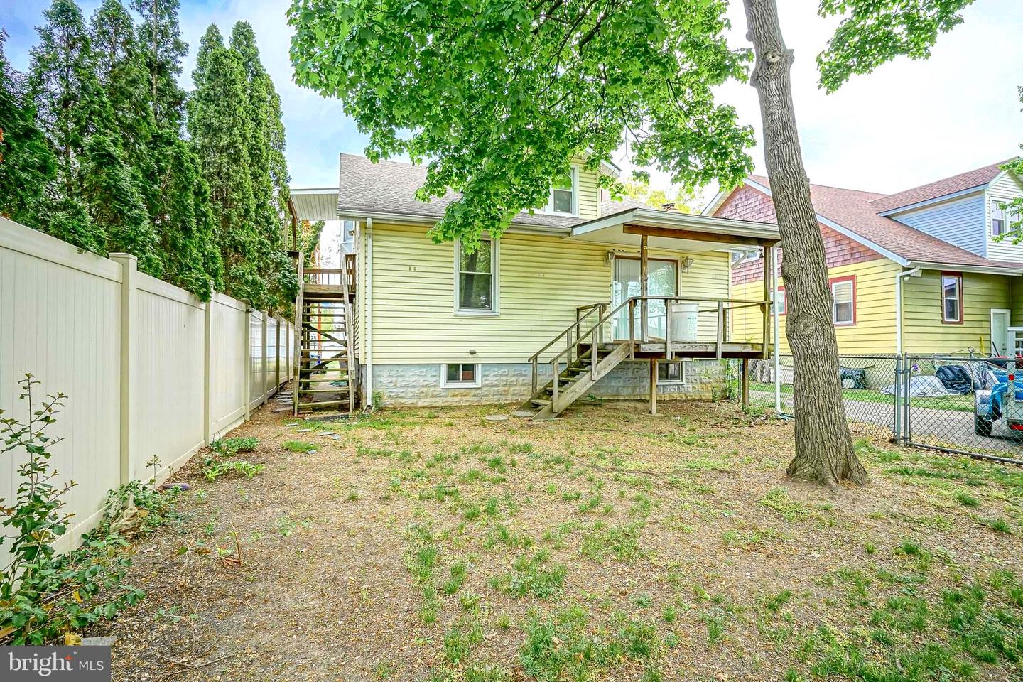 39 Watkins Ave Property Photo 31