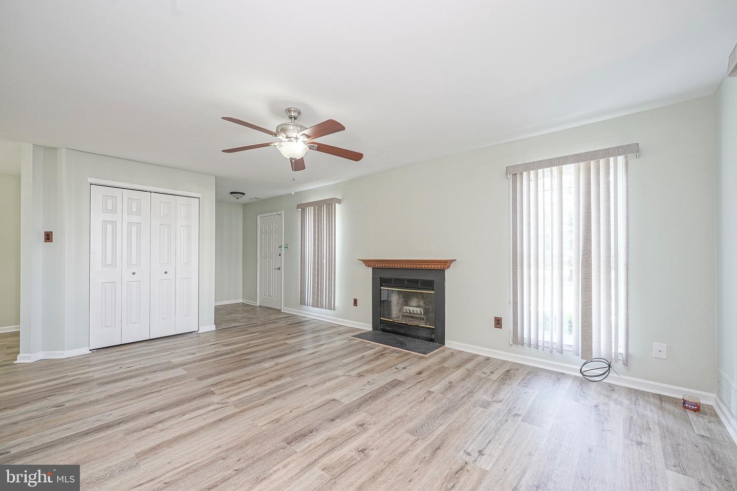 323 Whittier Ct Property Photo 1