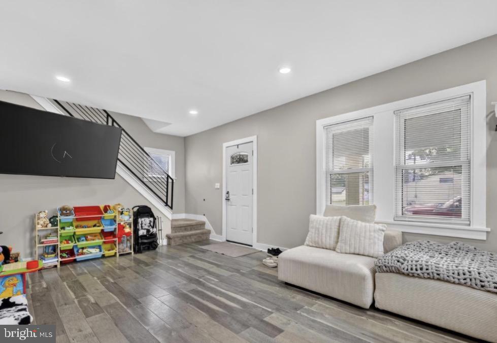 437 Sheridan Ave Property Photo 7