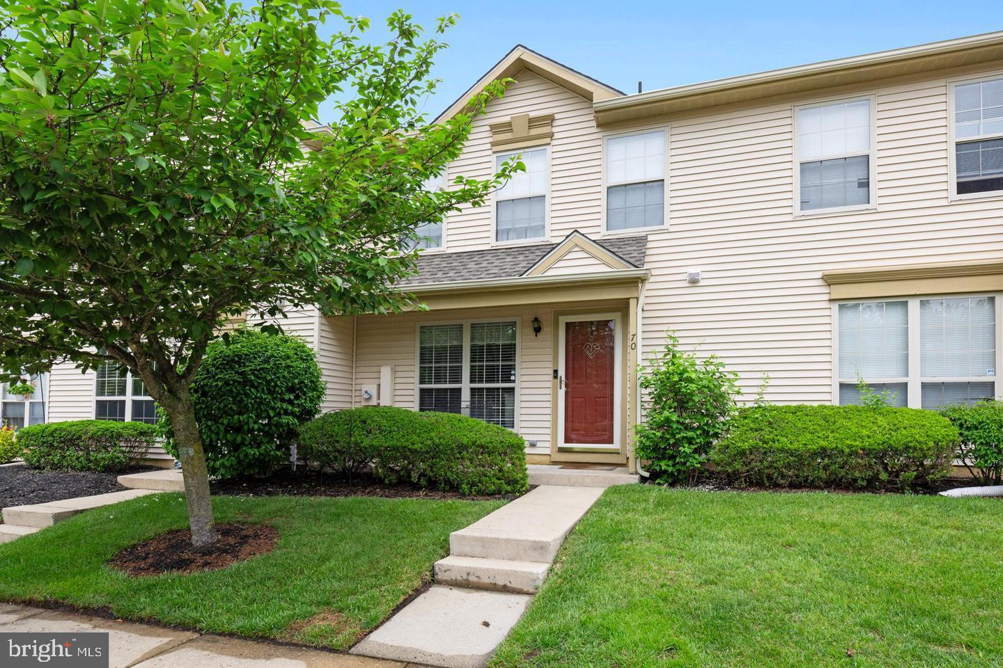 70 FOREST CT Property Photo 1