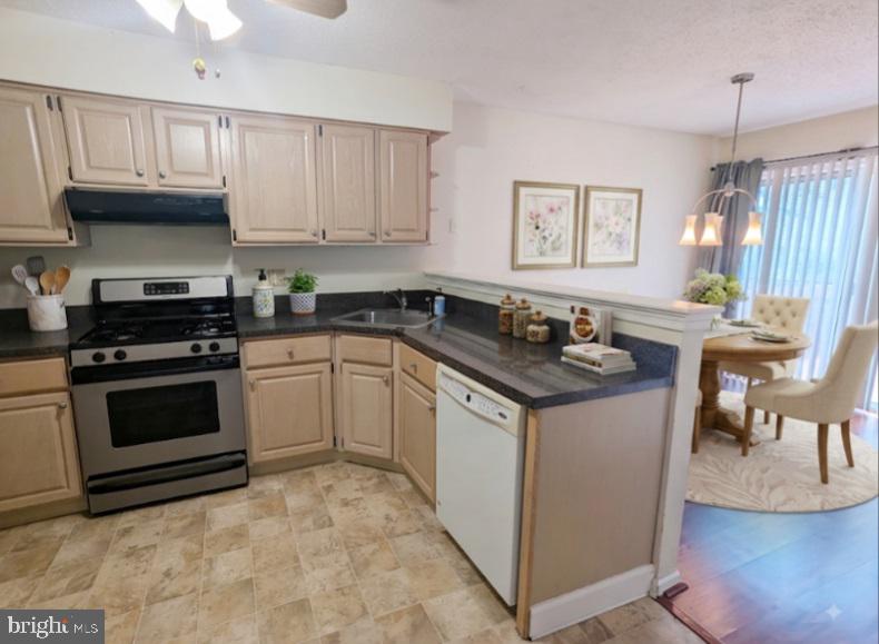 1402 Tristram Cir Property Photo 4