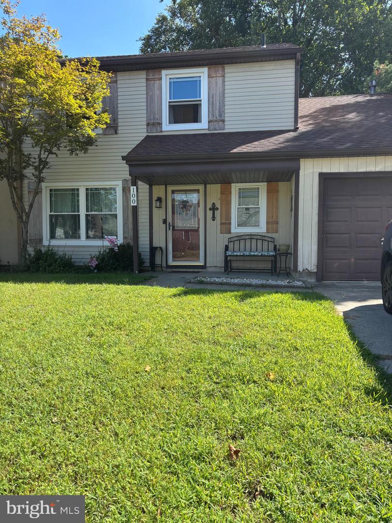 100 Woodvale Ln Property Photo 1