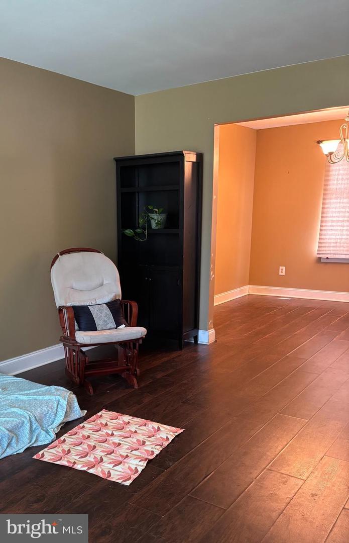 100 Woodvale Ln Property Photo 3