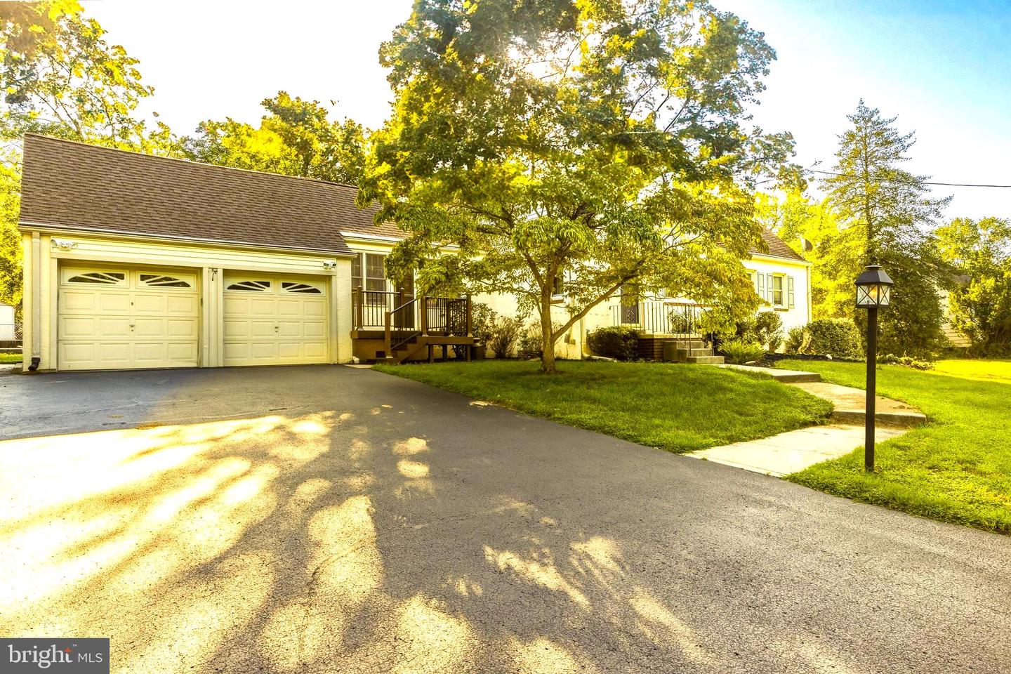 275 Glenwood Ave Property Photo 4