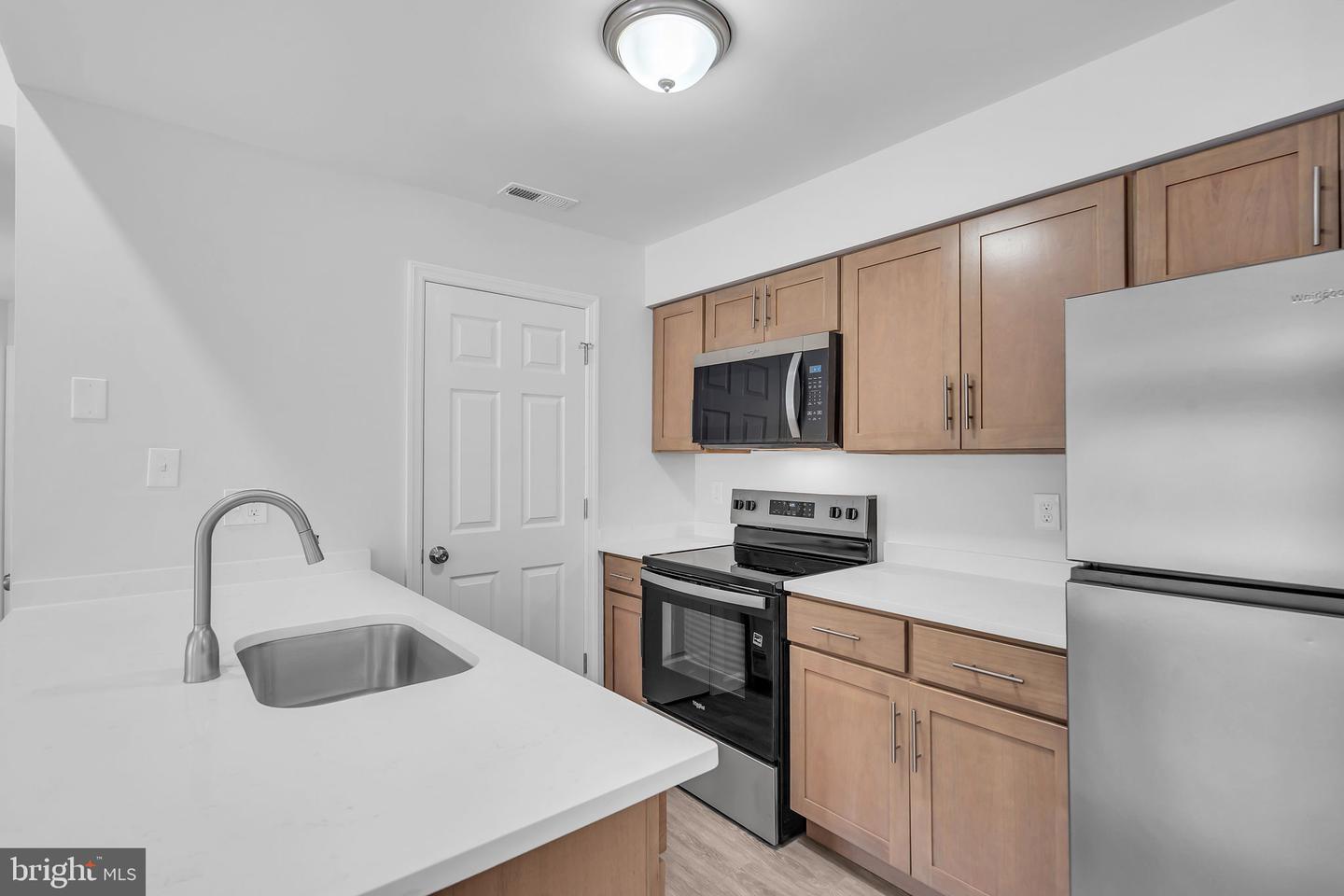 454 Durham Ct Property Photo 9