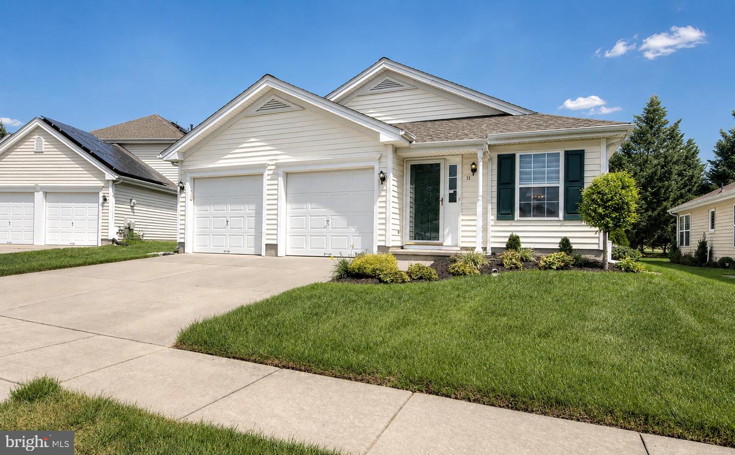 11 WINTERGREEN WAY Property Photo 1