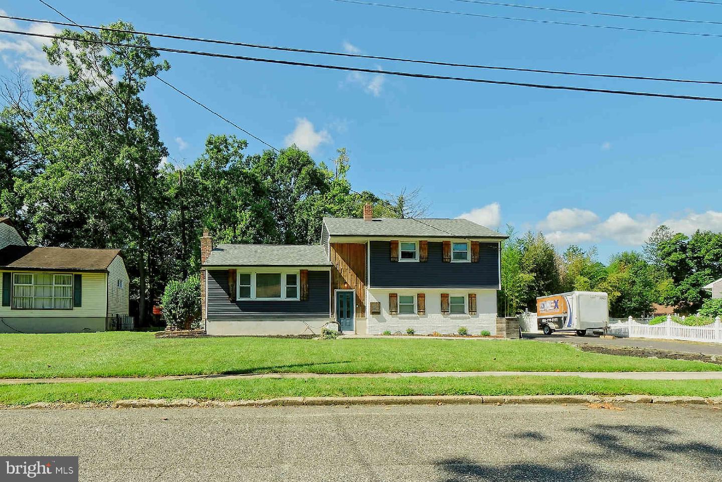 1222 Glen Ridge Dr Property Photo 2