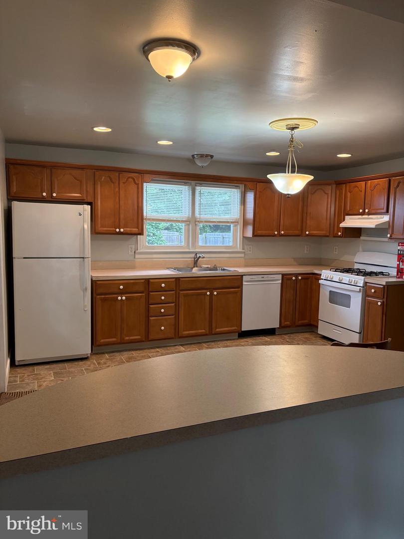 167 E Wolfert Station Rd Property Photo 3