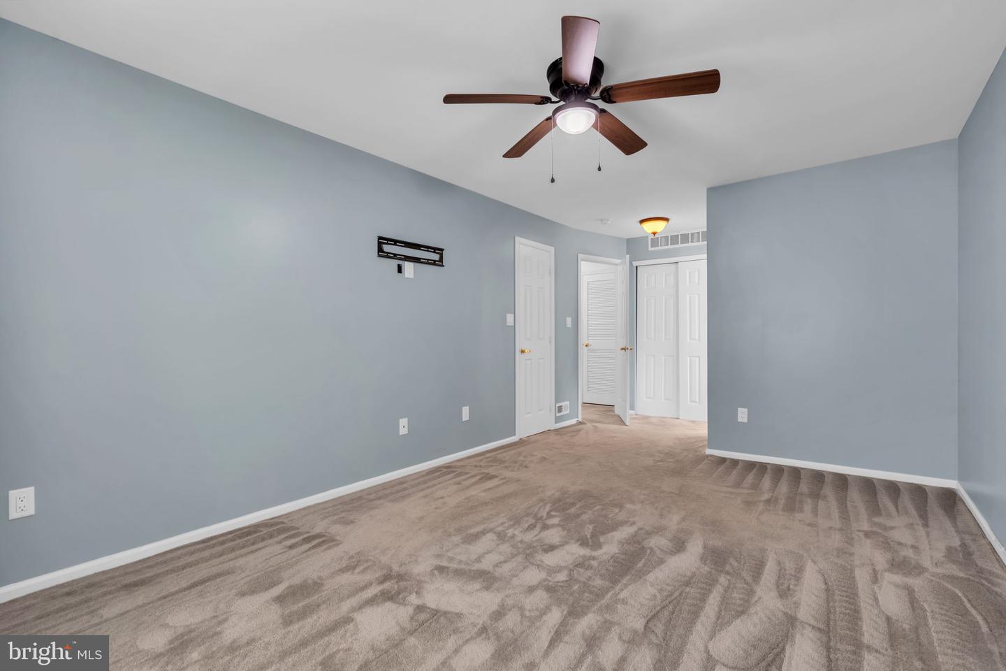 155 Steeplechase Ct Property Photo 16