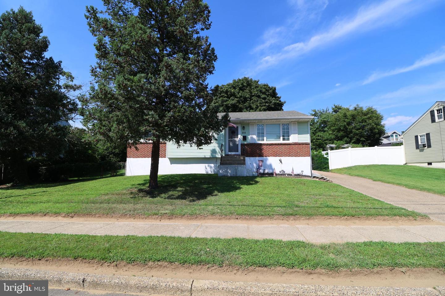311 Simpson Ave Property Photo 18