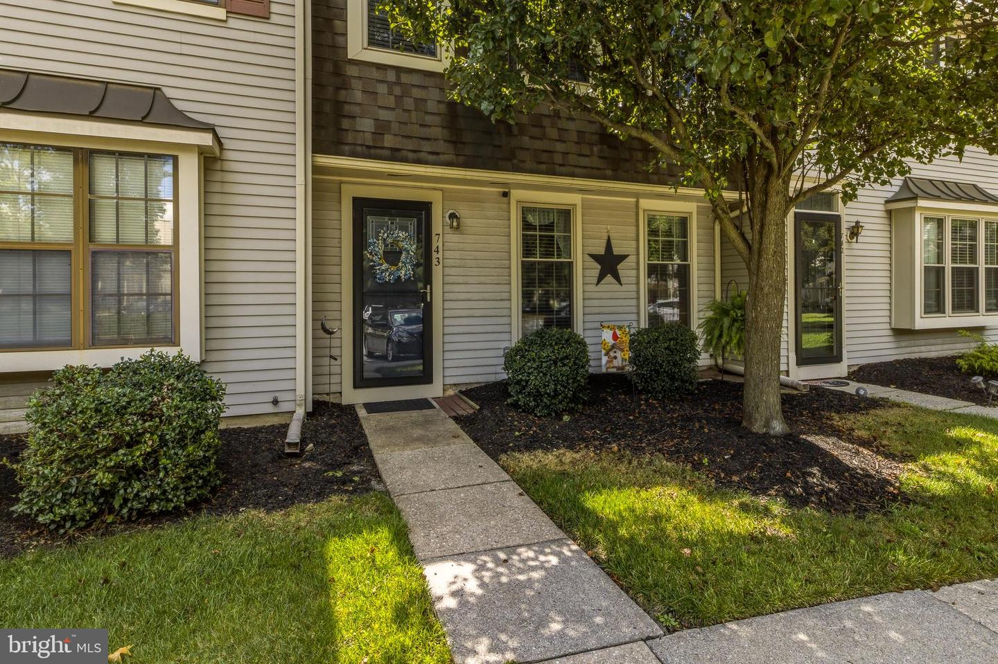 743 Garrison Ct Property Photo 1
