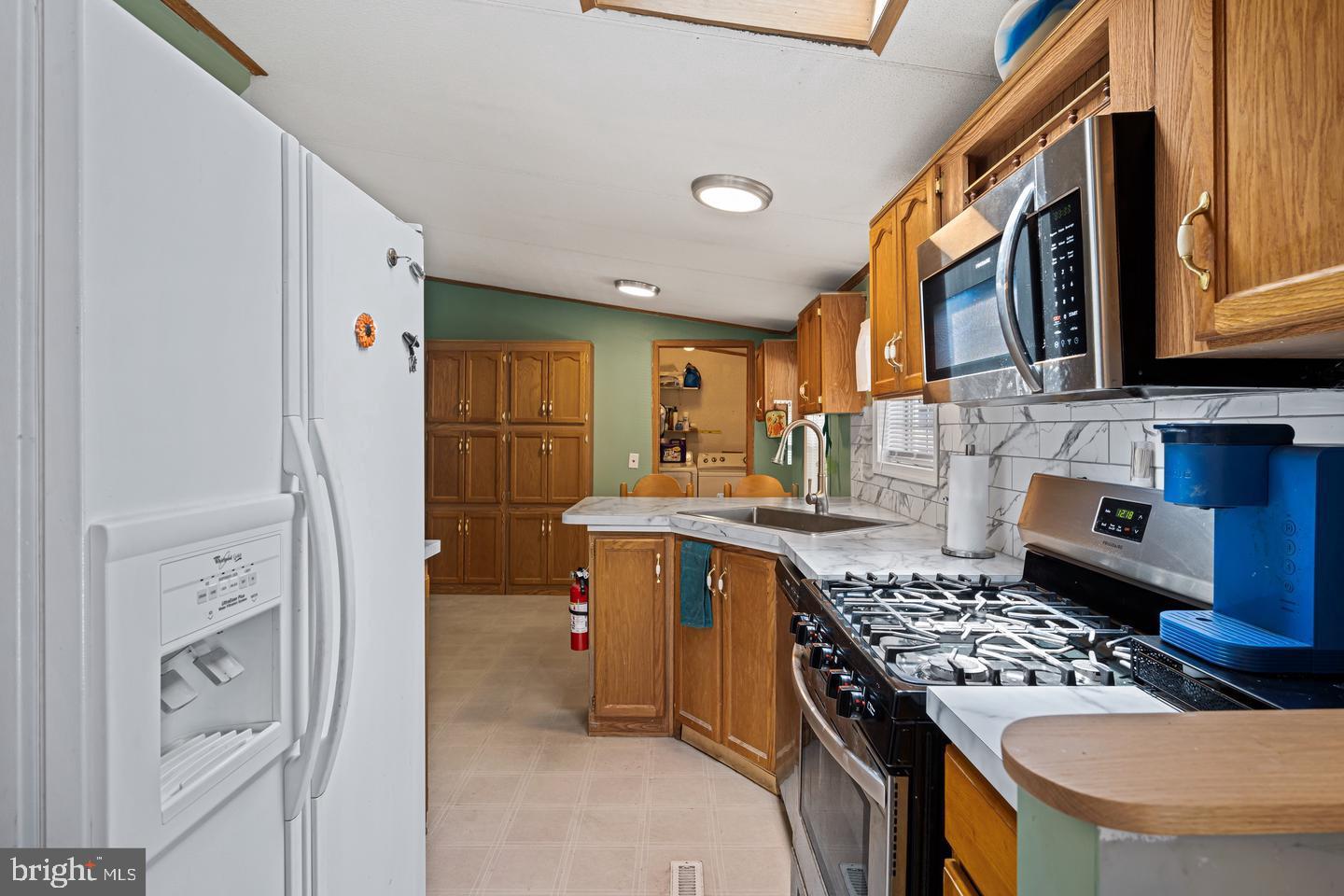 237 Tony Cir ##237 Property Photo 4
