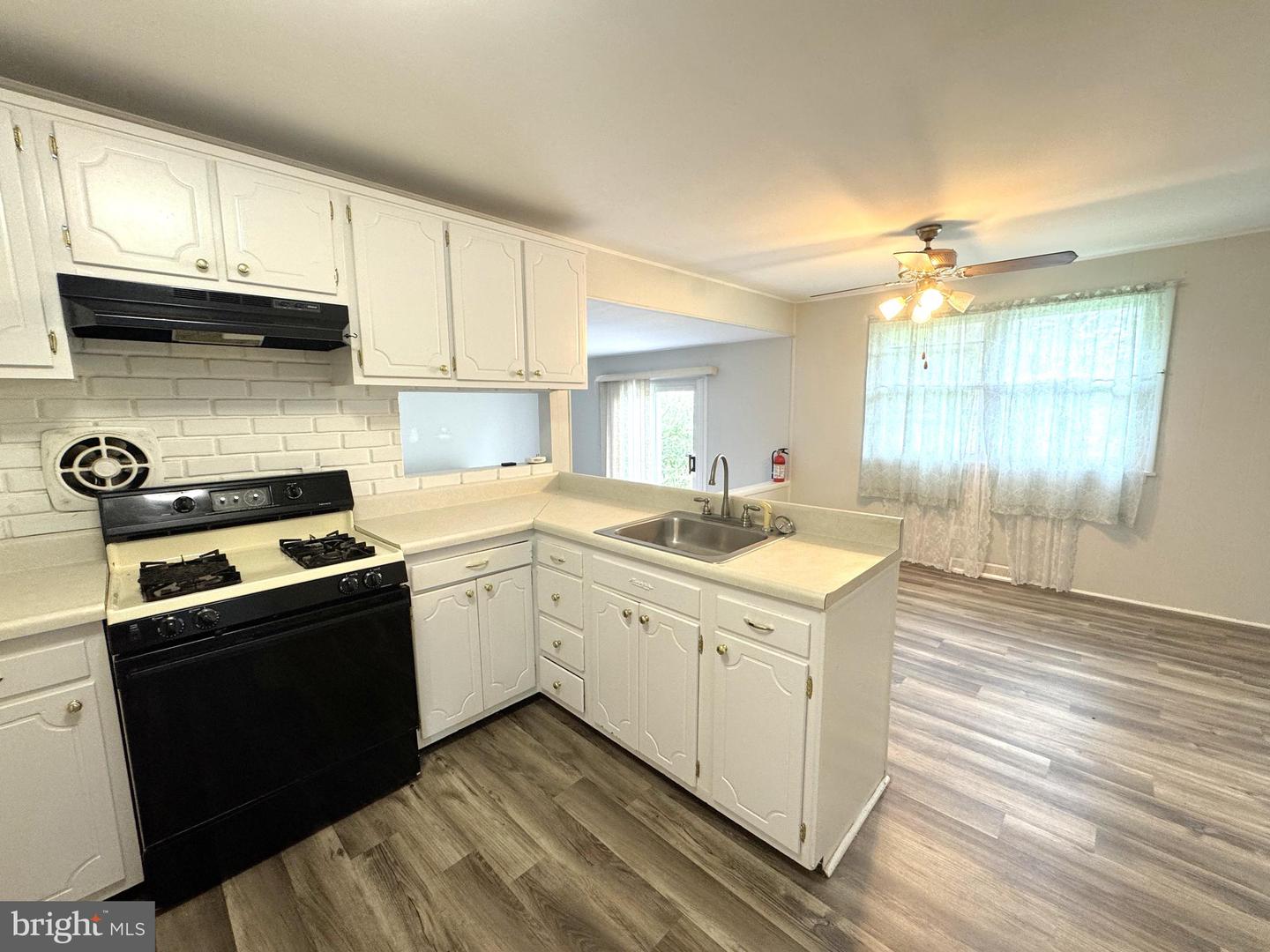310 Fish Pond Rd Property Photo 9