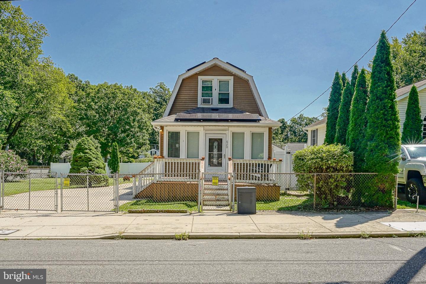 620 Oak Ave Property Photo 1