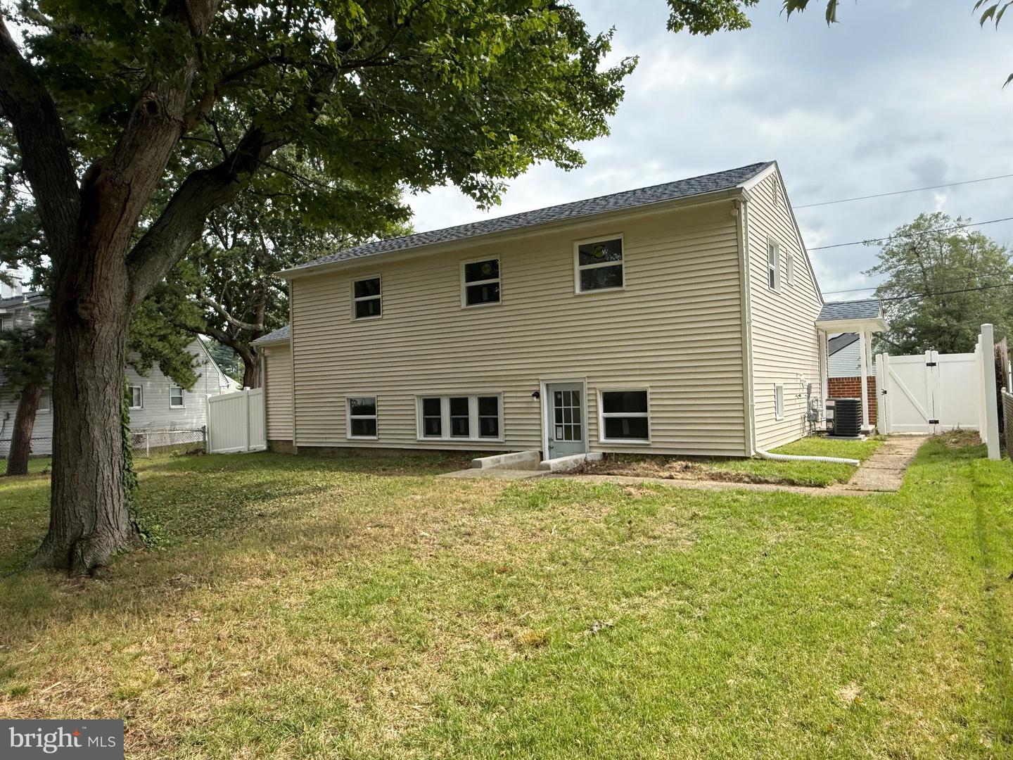 293 Somerset Rd Property Photo 2