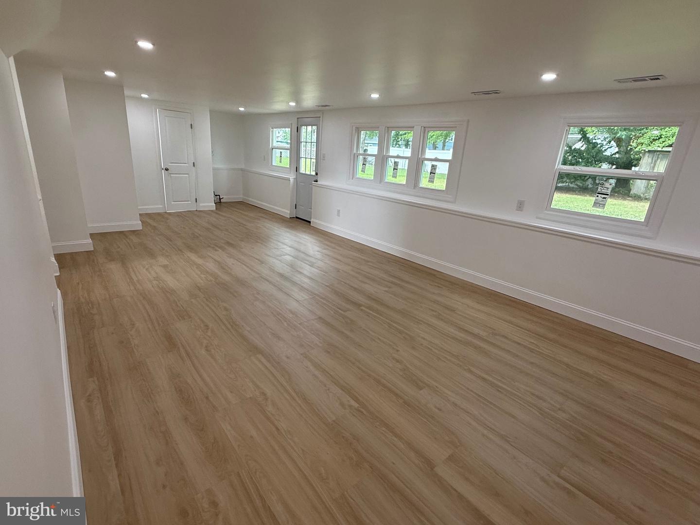 293 Somerset Rd Property Photo 11