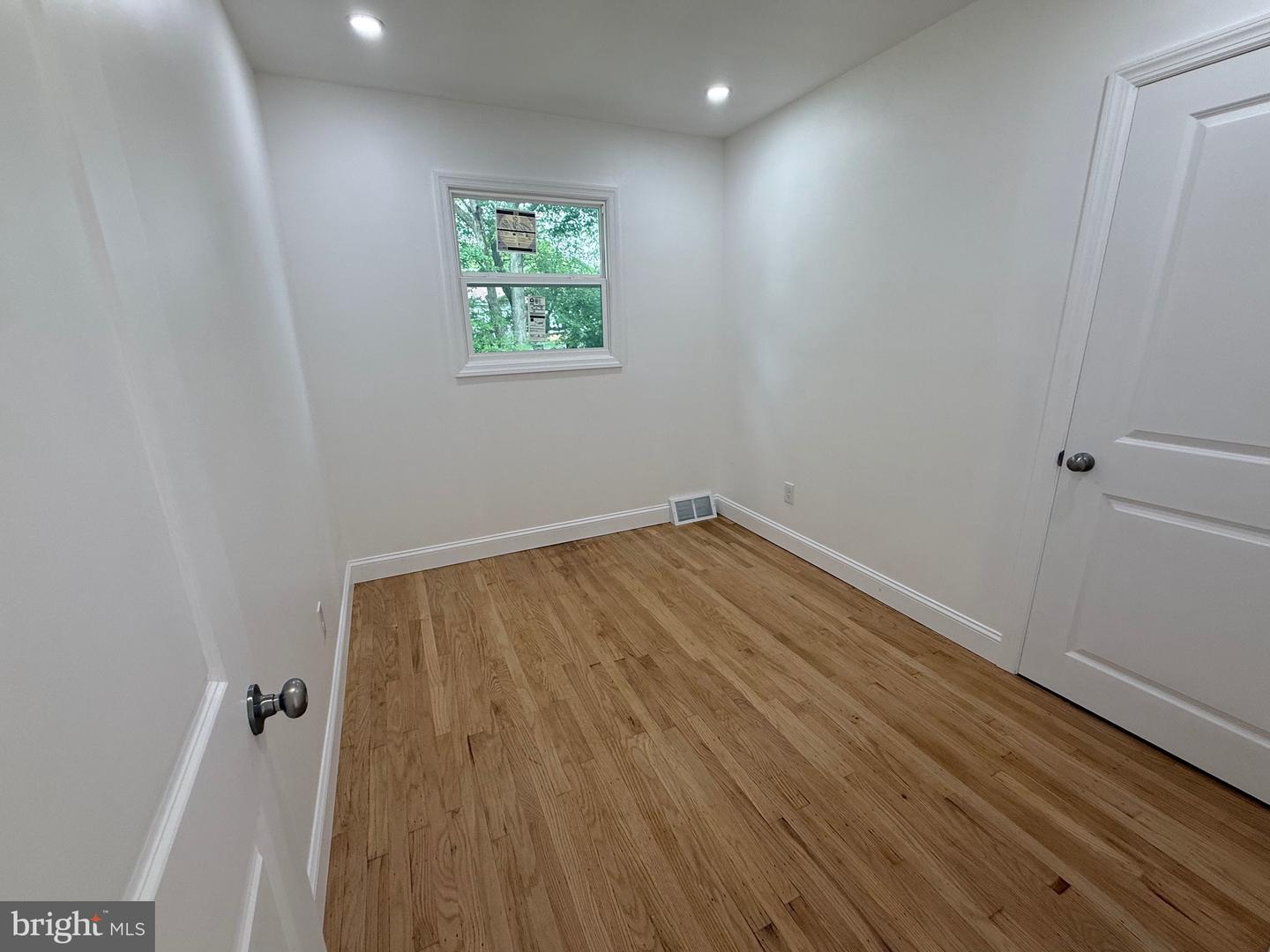 293 Somerset Rd Property Photo 15