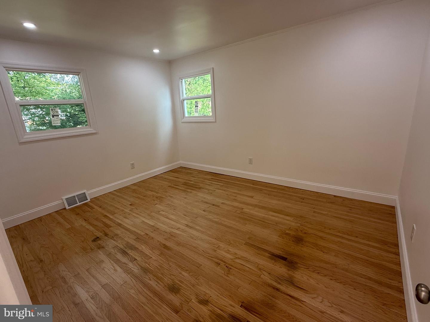 293 Somerset Rd Property Photo 16