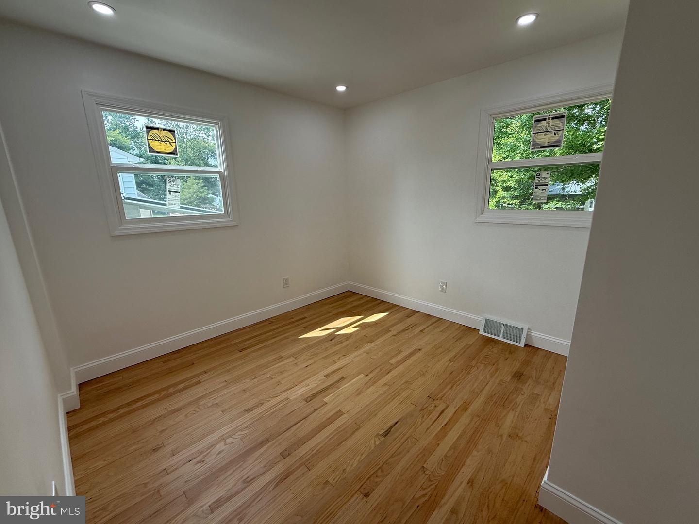 293 Somerset Rd Property Photo 18