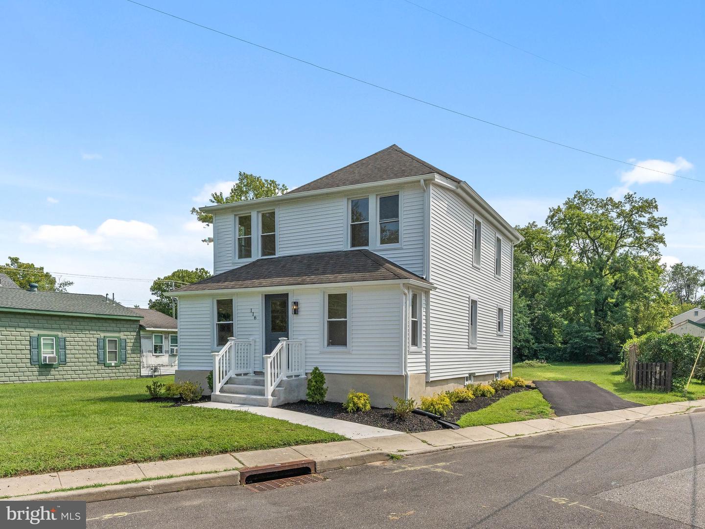 116 Swedesboro Ave Property Photo 3