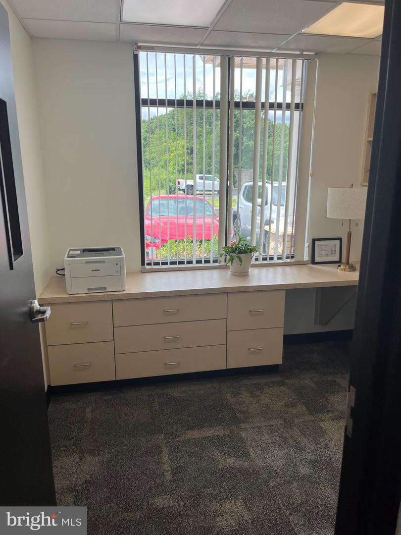 545 Beckett Rd #105 Property Photo 11