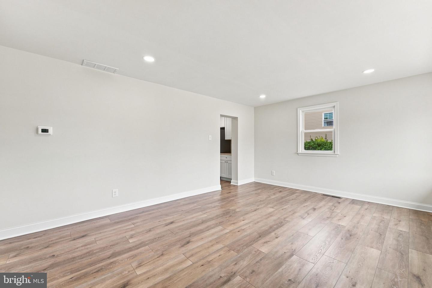 546 Muhlenberg Ave Property Photo 6