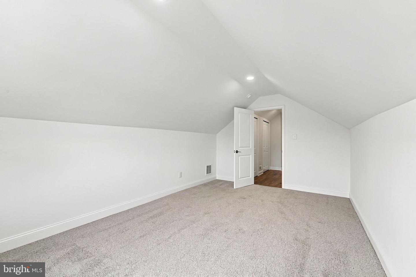 546 Muhlenberg Ave Property Photo 26