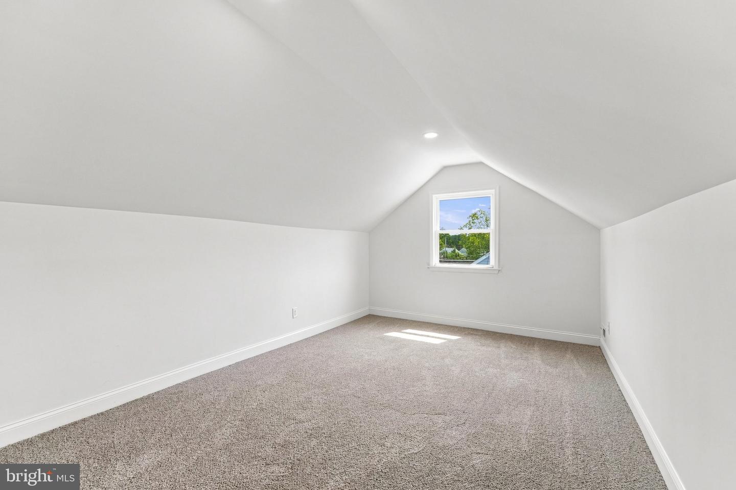 546 Muhlenberg Ave Property Photo 28