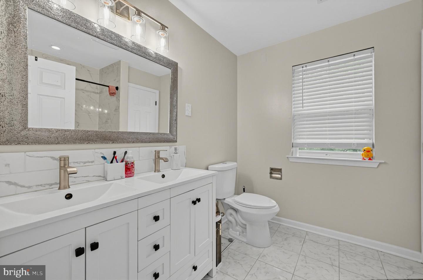 139 Betsy Ross Way Property Photo 16