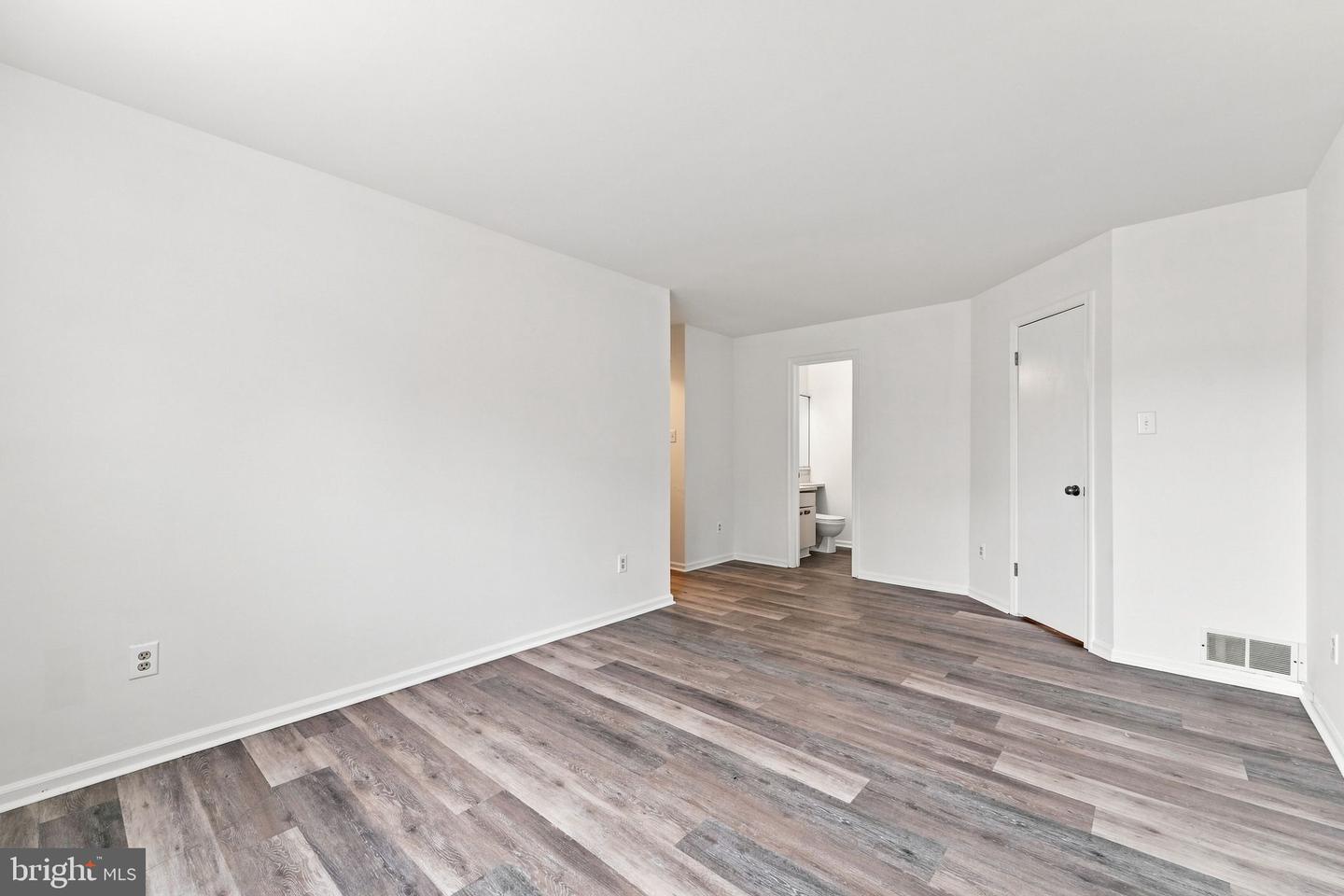 405 Atlanta Ct Property Photo 19